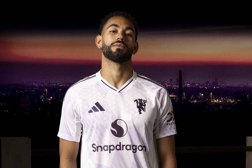 Manchester United Rilis Jersey Tandang 2025/2026